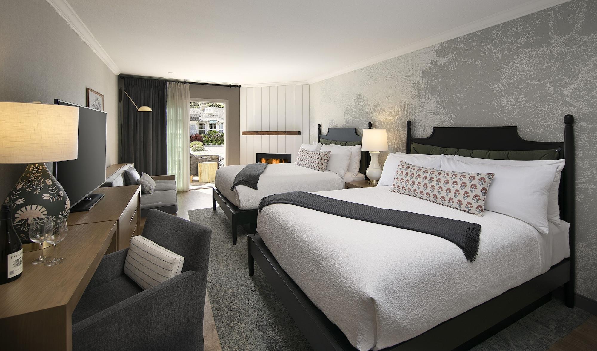 Hotel Fireside On Moonstone