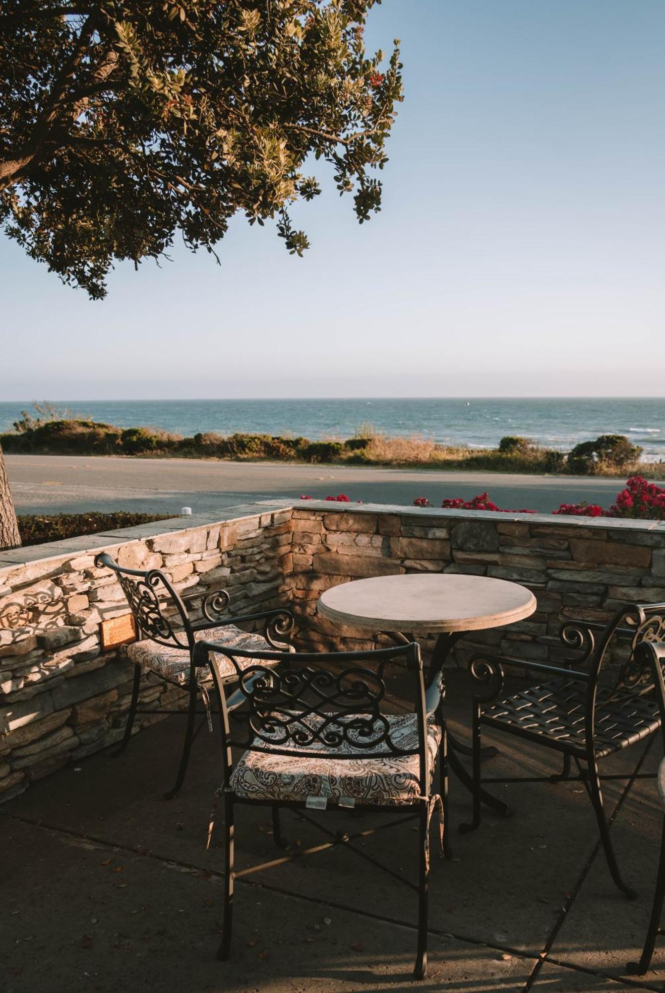 Hotel Fireside On Moonstone Cambria